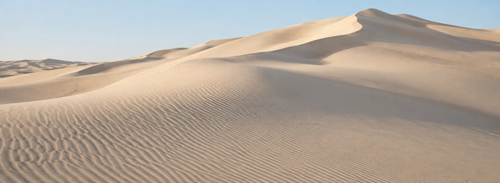 الكثبان الرملية التي استُلهم منها الباترن